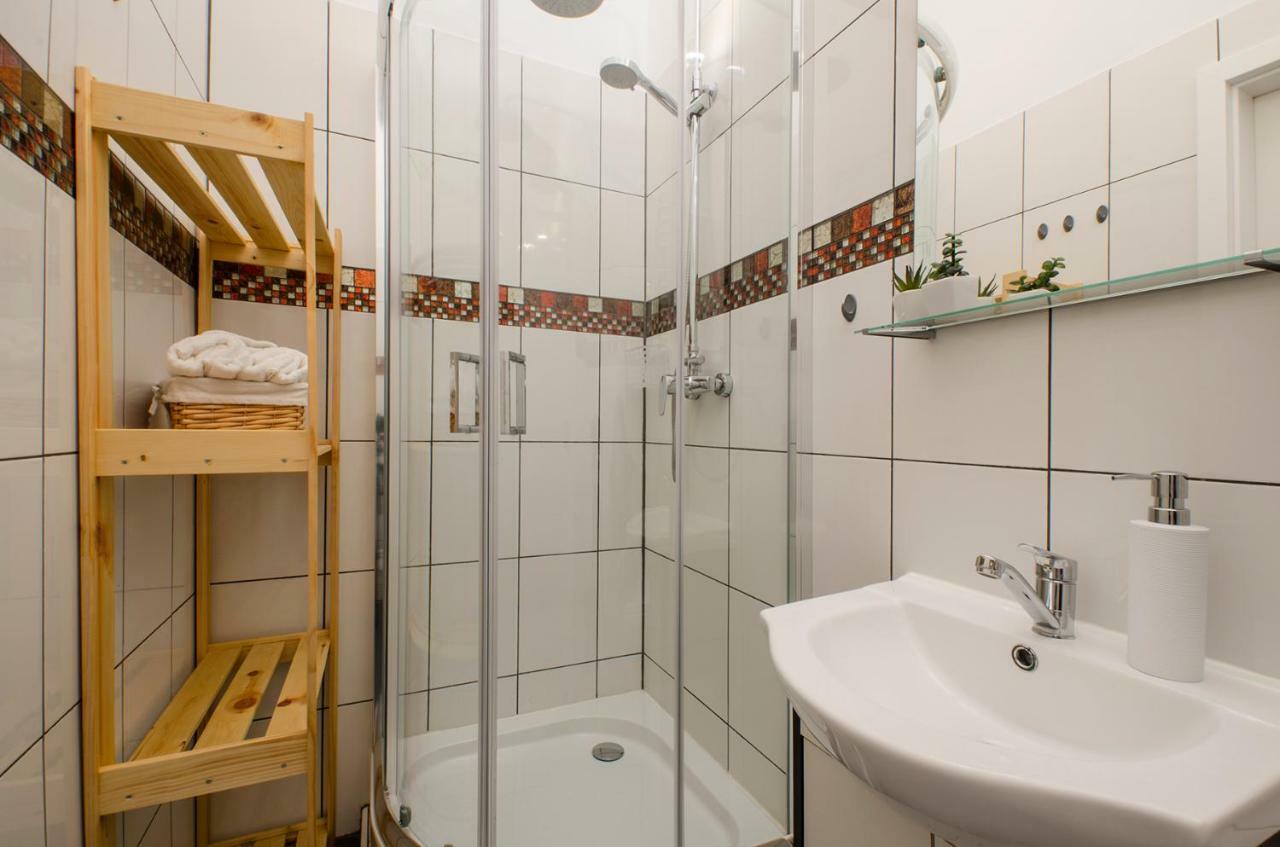 Ohmyhome - Kosciuszki Lodz  Luaran gambar